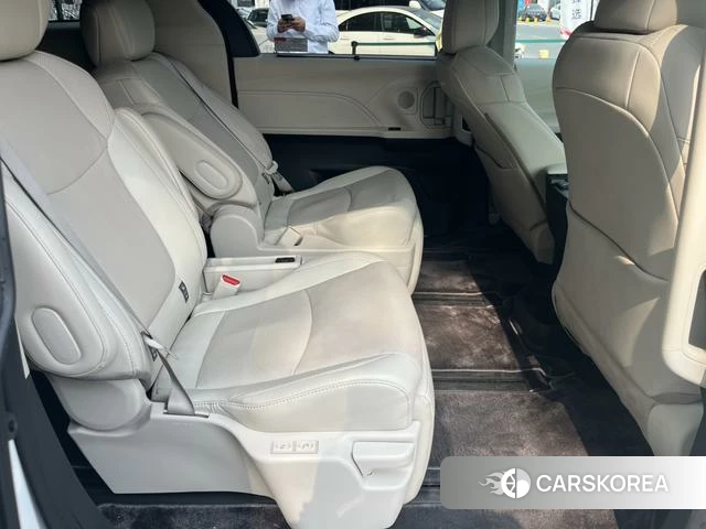 Toyota Saina id 4258042 из Китая 13