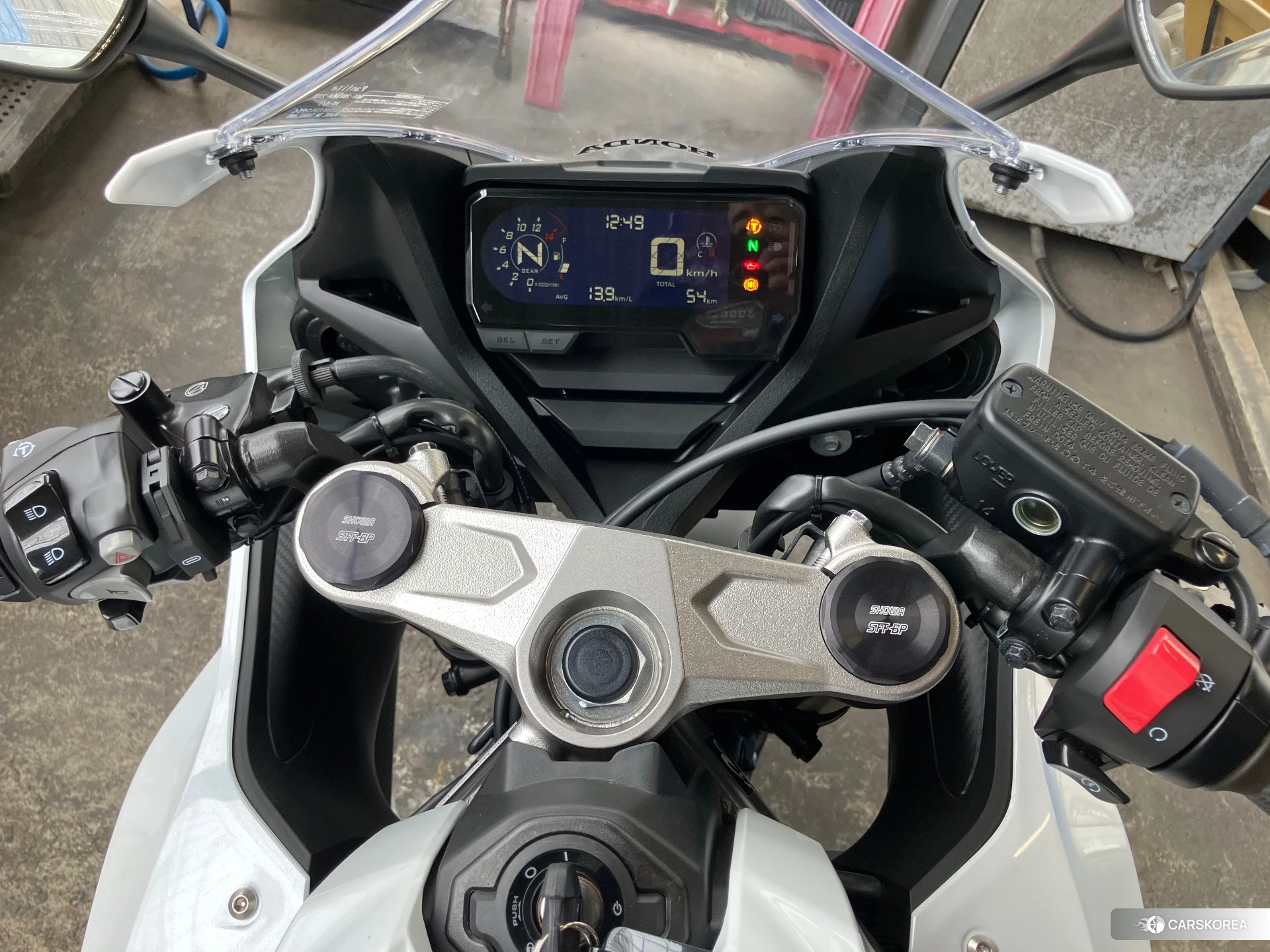 Проданный Honda CBR650R id 4184860 из Японии, фото 4