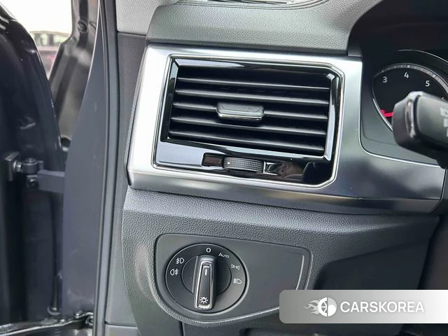 Volkswagen Tourang id 4215052 из Китая 21