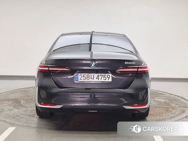 BMW 5 Series (G60) id 3477289 из Кореи 13