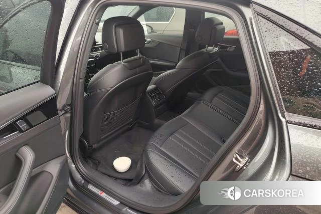 Audi A4L id 4275685 из Китая 10