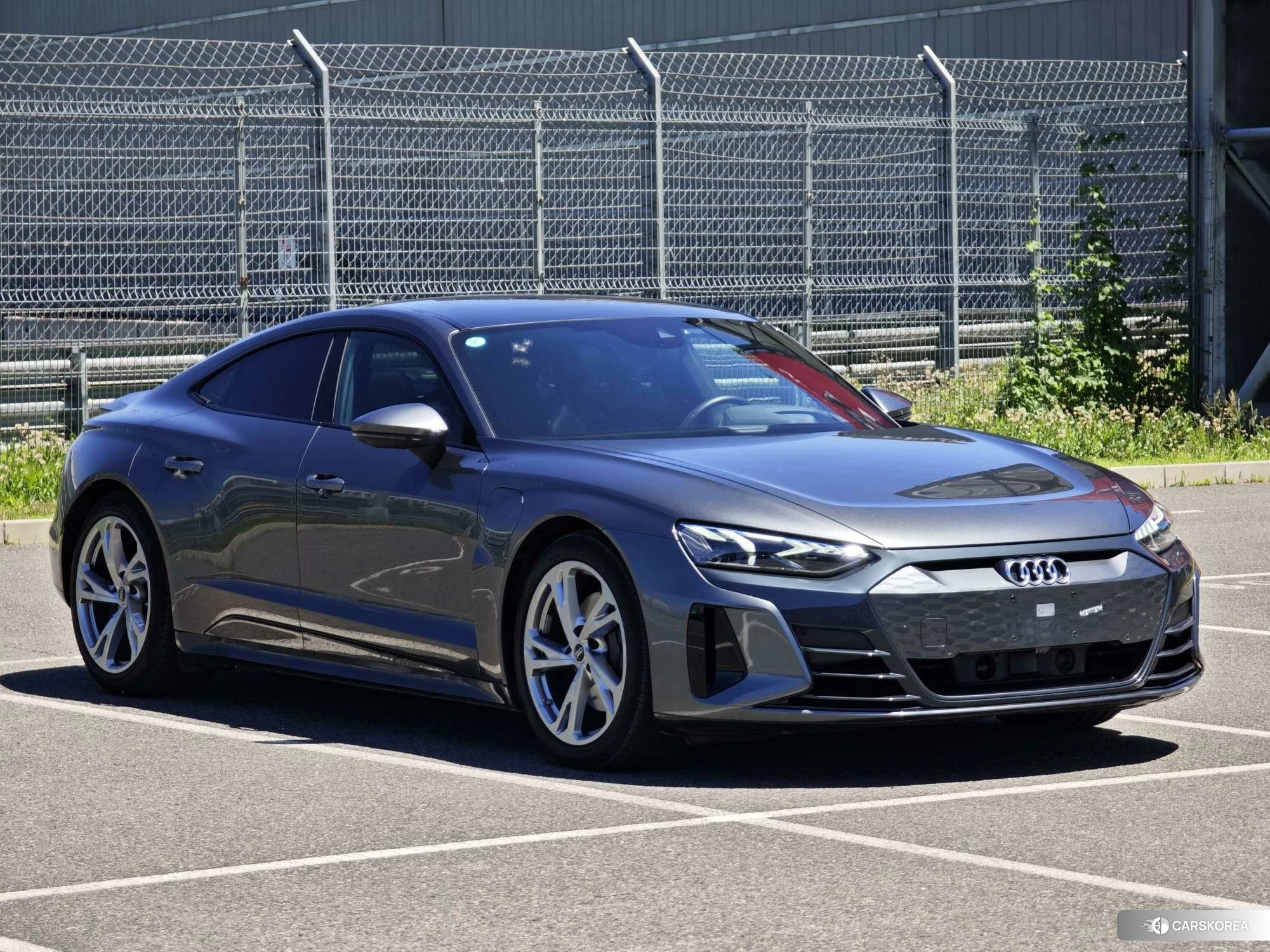 Audi e-tron GT id 4454462 из Китая 9