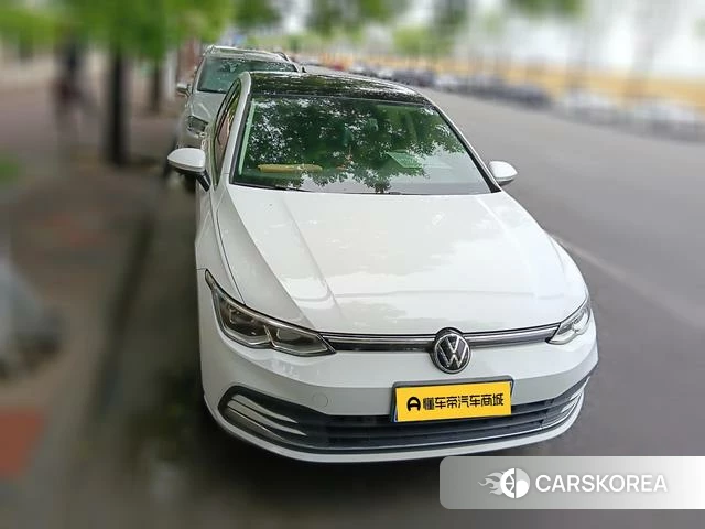 Volkswagen Golf 2022 Белый из Китая, фото 3