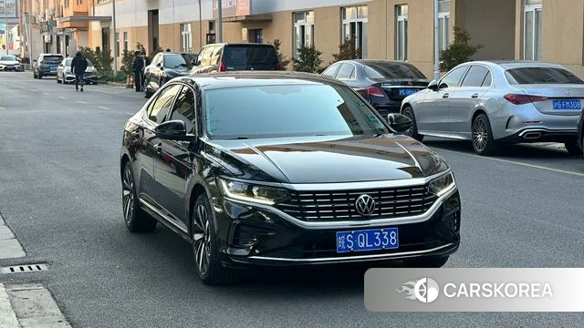 Volkswagen Passat 2022 Черный из Китая, фото 3