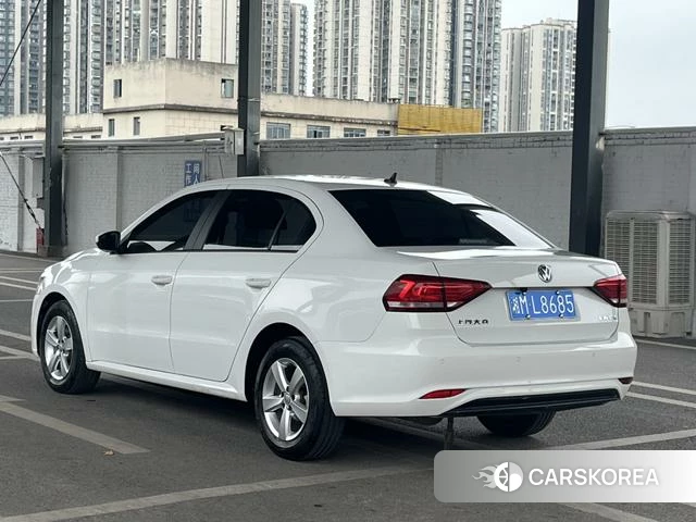 Volkswagen Lavida 2022 Белый из Китая, фото 3