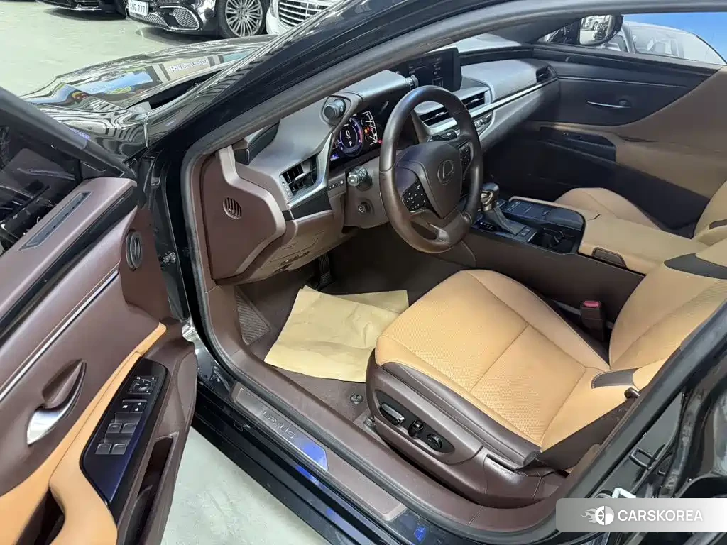 Lexus ES 2021 Черный из Китая, фото 3