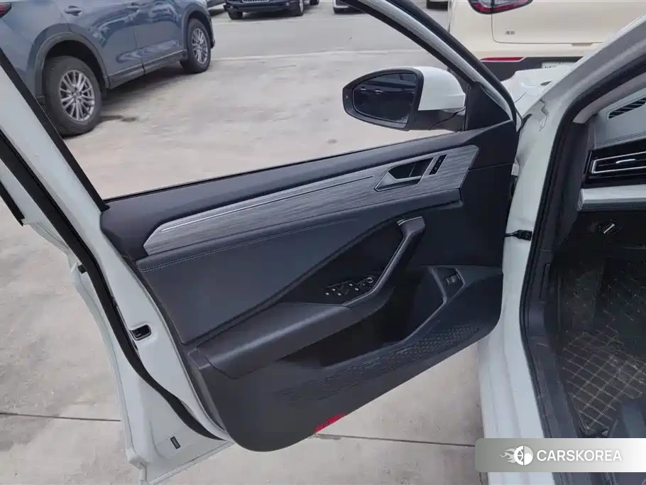 Volkswagen Sagitar id 4559784 из Китая 9
