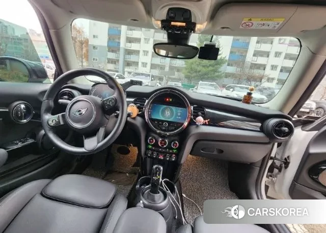 Mini Cooper 2023 Белый из Кореи, фото 3