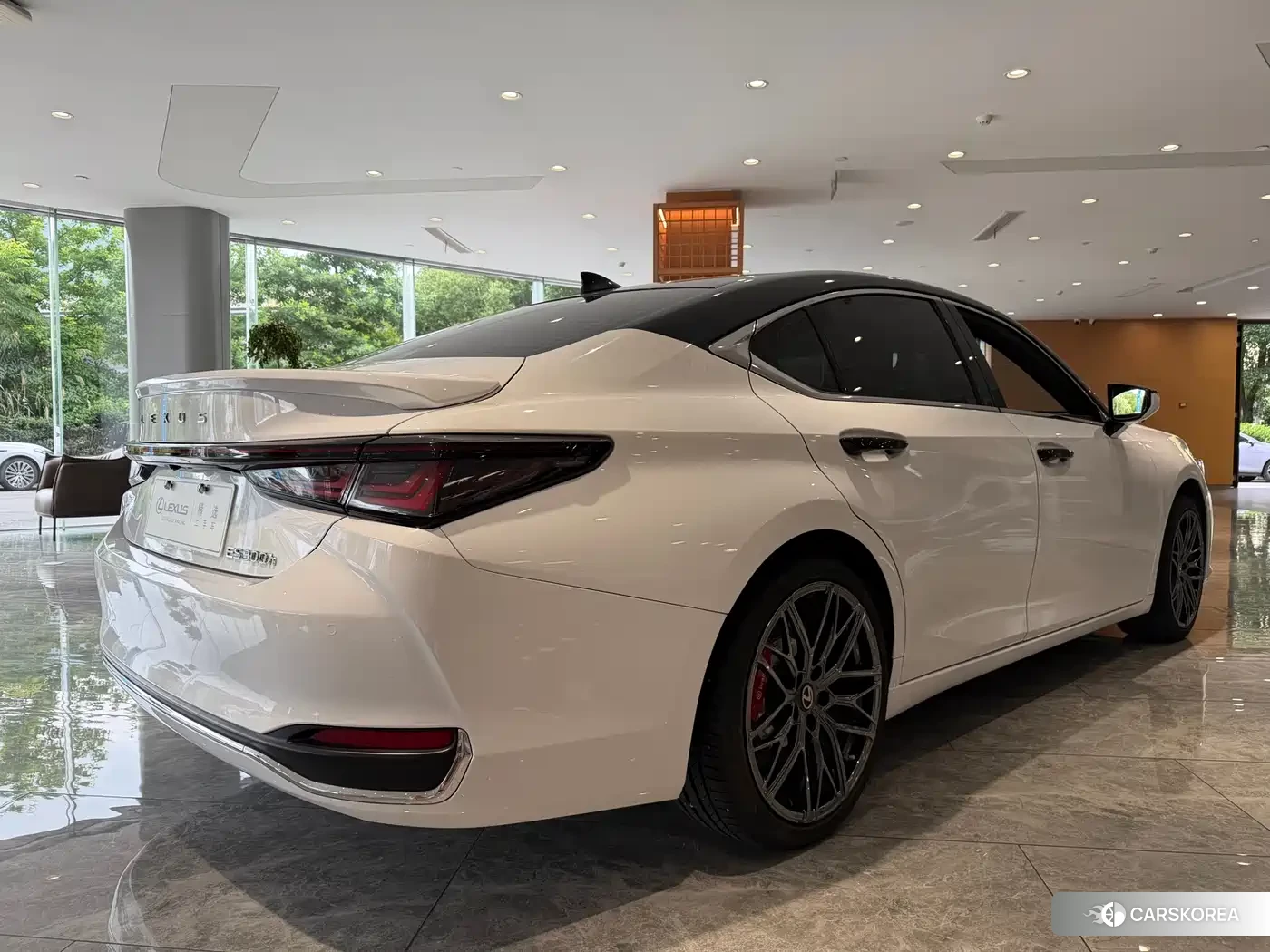 Lexus ES 2025 Белый из Китая, фото 3