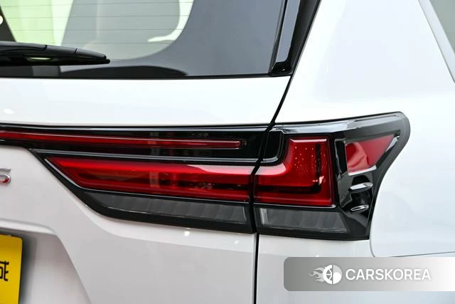 Lexus LX id 4262499 из Китая 13