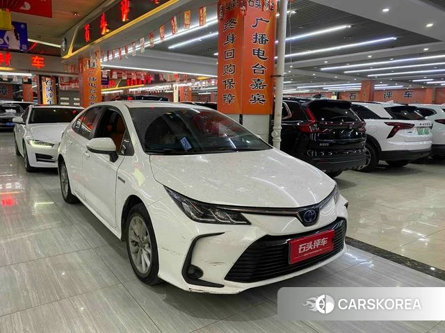 Toyota Corolla 2023 Белый из Китая, фото 3