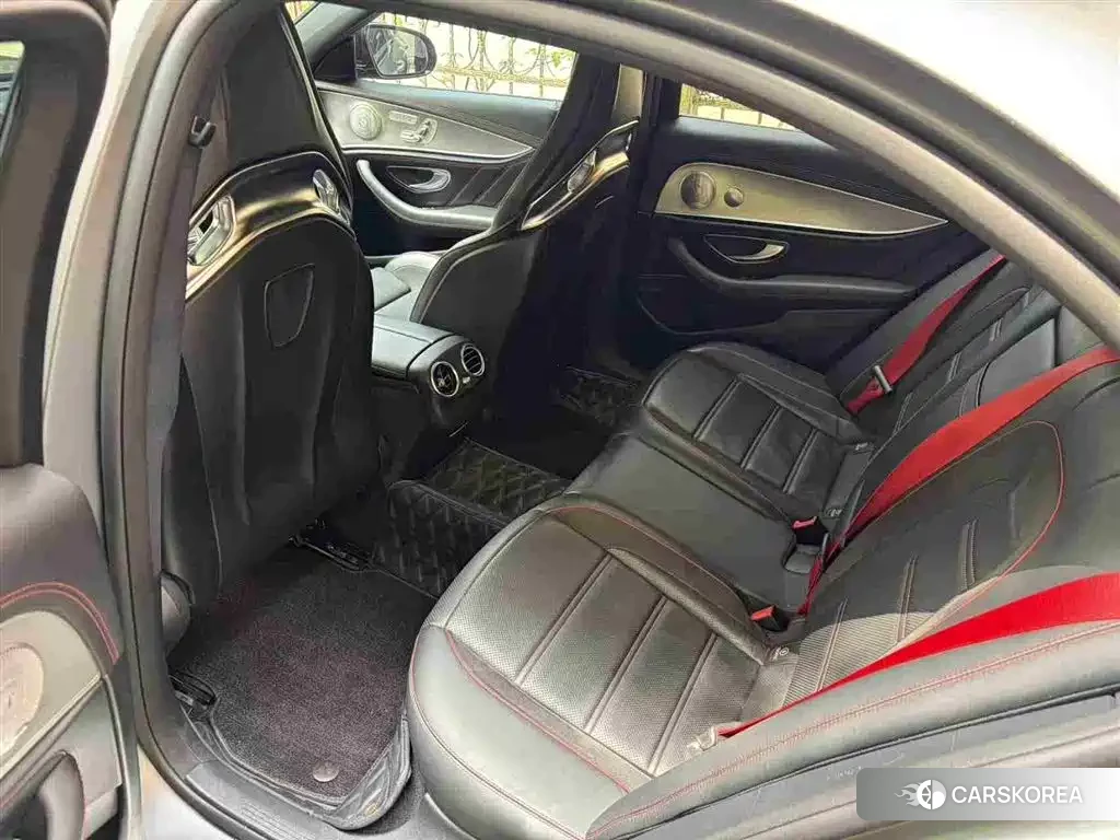 Mercedes-Benz E-class AMG id 4654609 из Китая 19