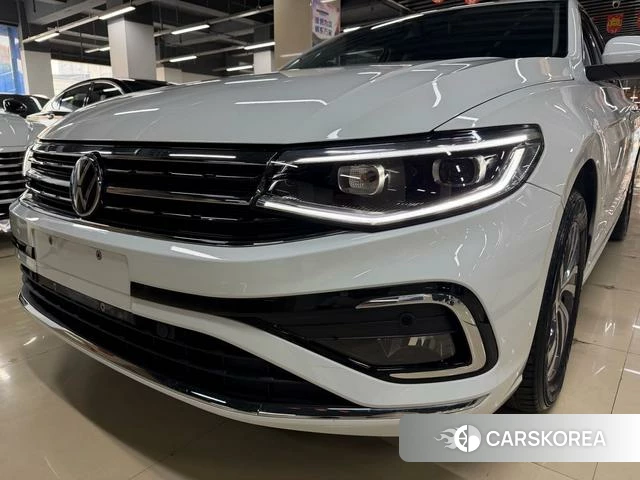Volkswagen Bora 2023 Белый из Китая, фото 5