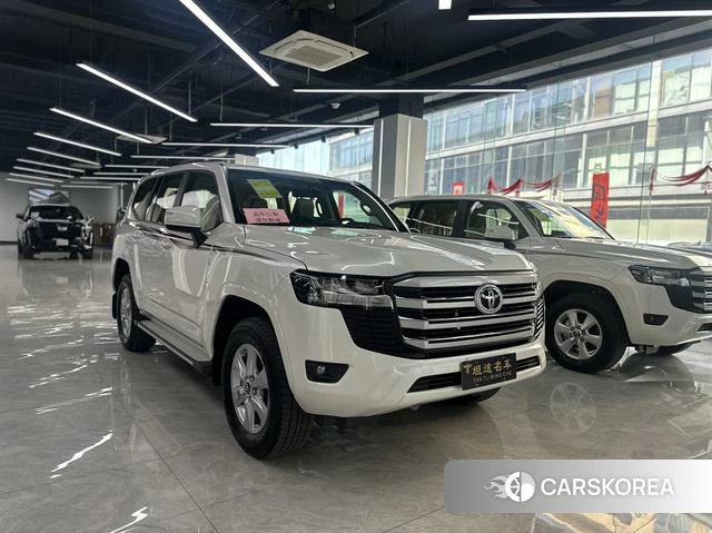 Toyota Land Cruiser (imported) 2024 Белый из Китая, фото 5