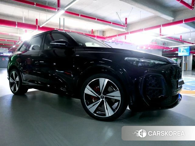 Audi Q5 (80A) 2025 Черный из Кореи, фото 3