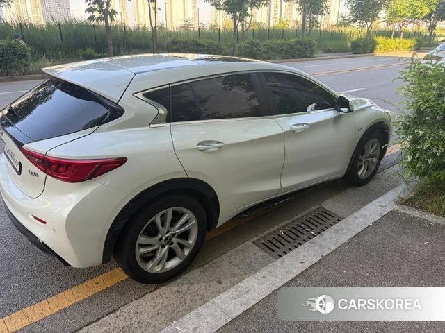 Infiniti Q30 id 4419787 из Кореи 8