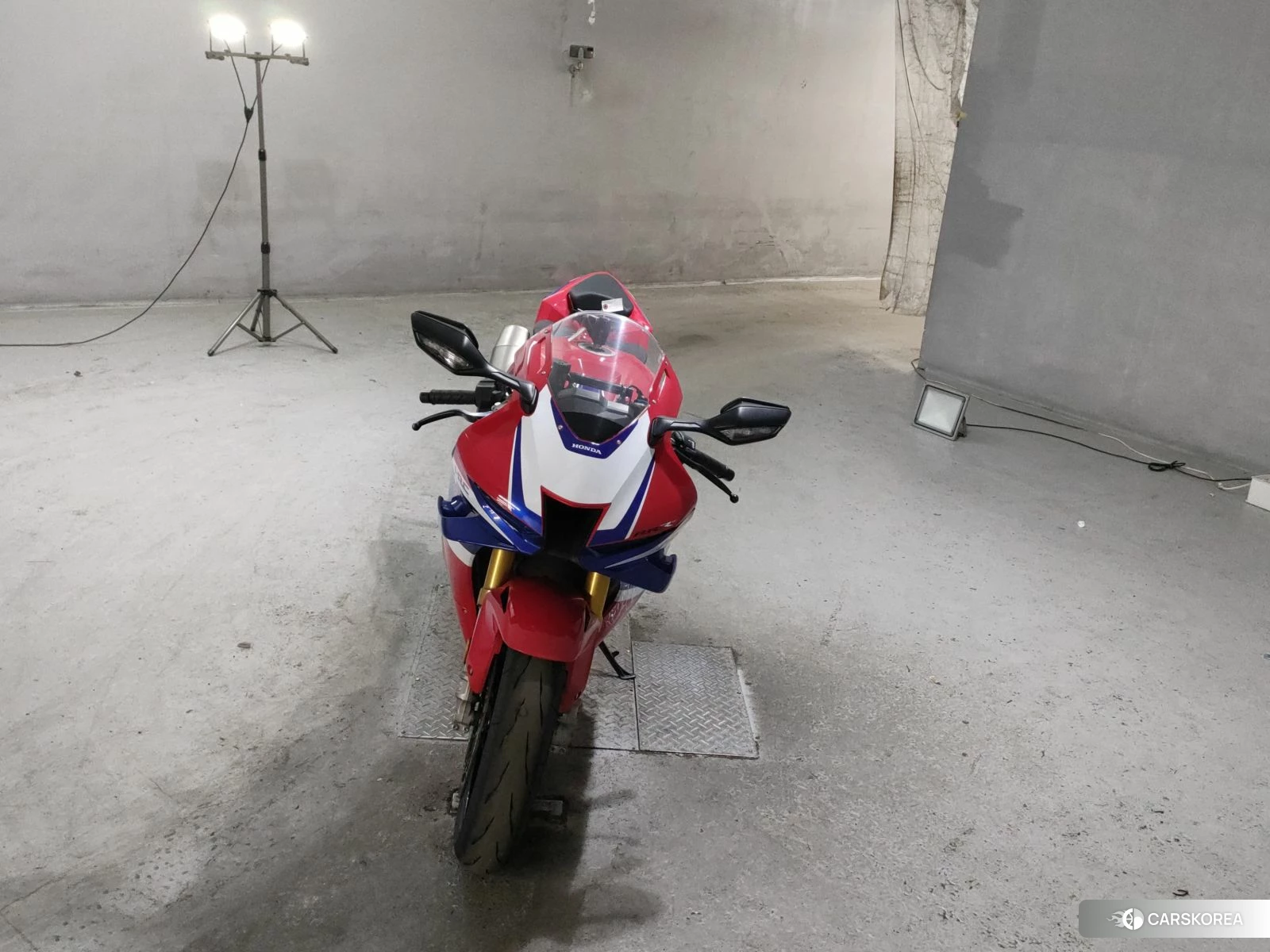 Проданный Honda CBR1000RR-R FIREBLADE SP 2025 из Японии, фото 4