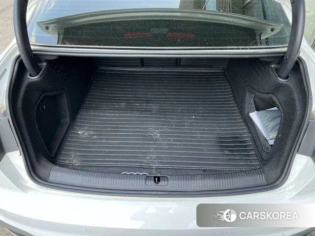 Audi A4L id 4258920 из Китая 7