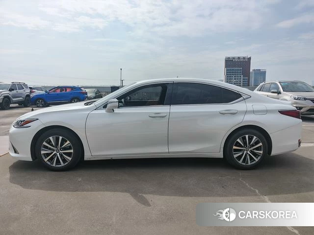 Lexus ES 2021 Белый из Китая, фото 3