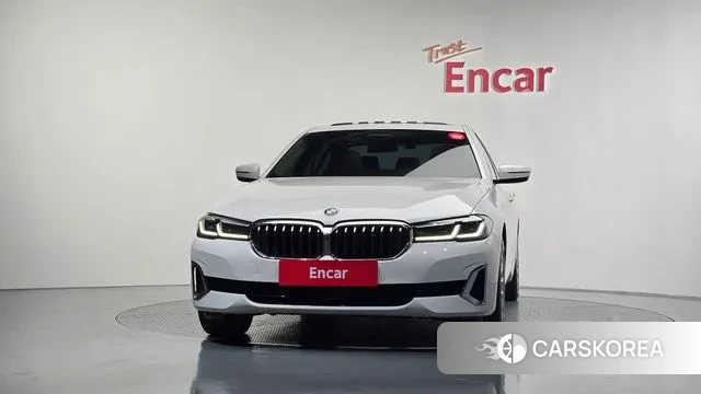 BMW 5 Series (G30) id 3384709 из Кореи 13