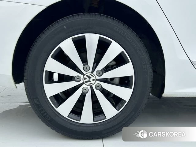 Volkswagen Sagitar id 4253721 из Китая 21