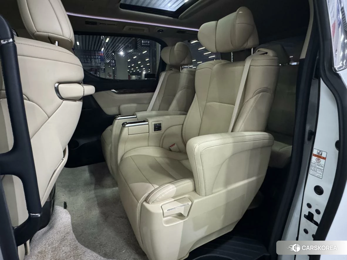 Toyota Elfa 2021 Белый из Китая, фото 3