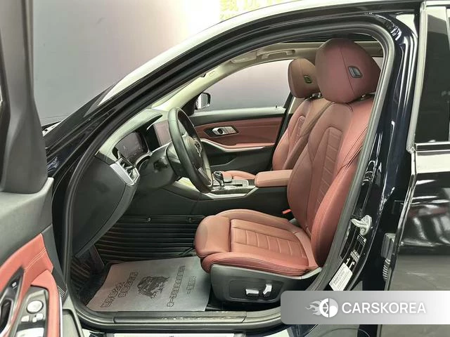 BMW 3 series 2021 Черный из Китая, фото 3