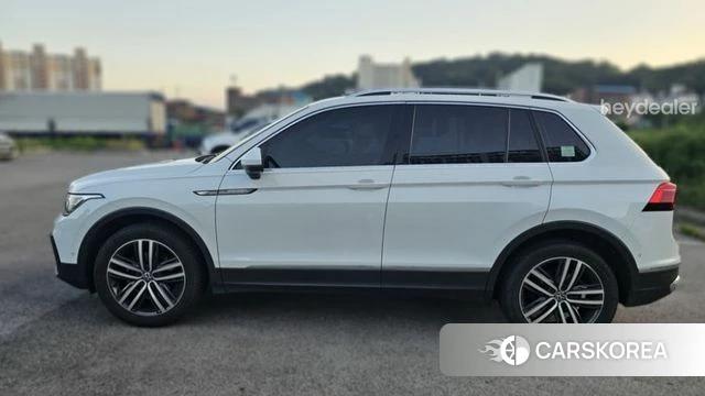 Volkswagen Tiguan second Generation 2022 Белый из Кореи, фото 3