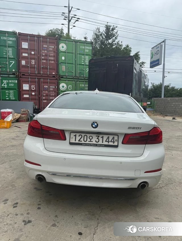 BMW 5 Series (G30) 2018 Белый из Кореи, фото 3