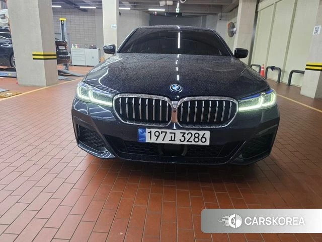 BMW 5 Series (G30) 2022 Черный из Кореи, фото 3