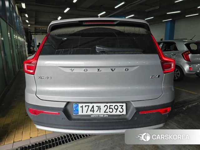 Volvo XC40 2023 Серебристо-серый из Кореи, фото 3
