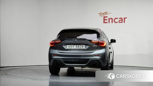 Infiniti Q30 id 4345638 из Кореи 23
