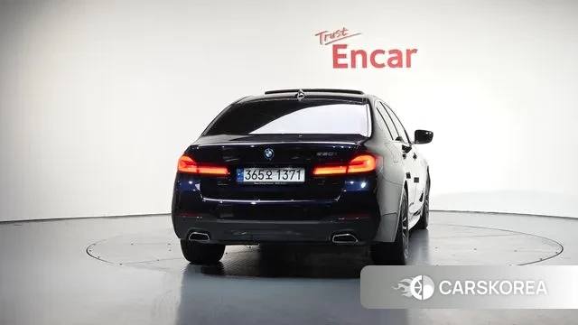 BMW 5 Series (G30) id 3360544 из Кореи 13