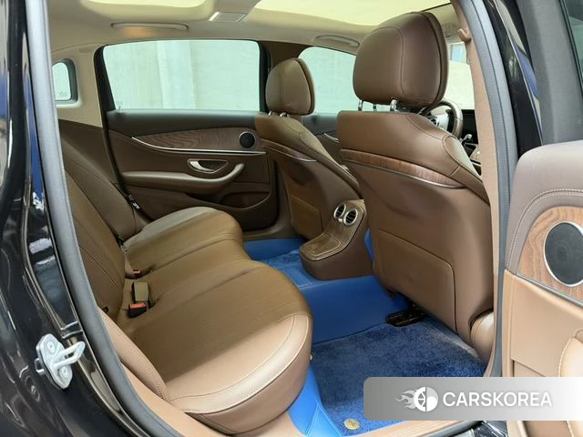 Mercedes-Benz E-class 2023 Черный из Китая, фото 4