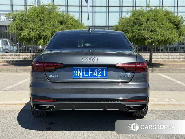 Audi A4L 2023 Темно-серый из Китая, фото 4