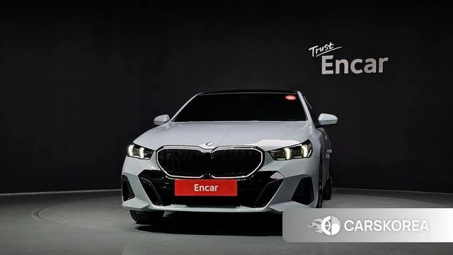 BMW 5 Series (G60) id 4892643 из Кореи 23