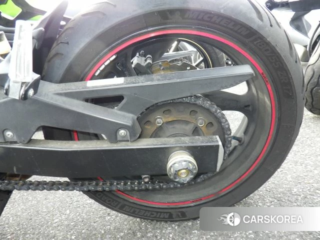 Suzuki GSR750 id 3947097 из Японии 17