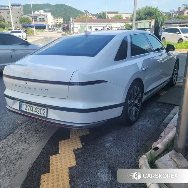 Hyundai Grandeur Hybrid (GN7) 2024 Белый из Кореи, фото 4