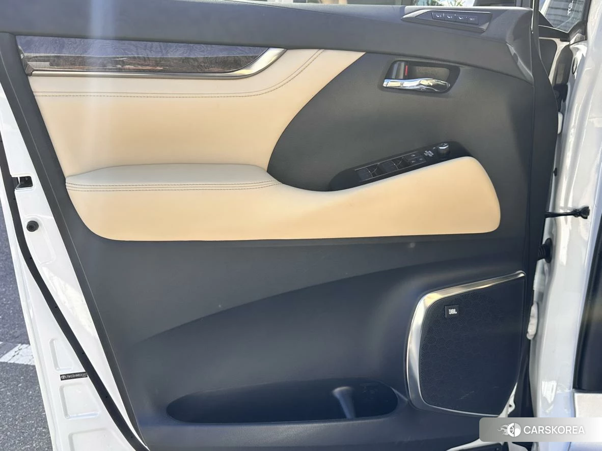 Toyota Wilfa id 4426601 из Китая 23