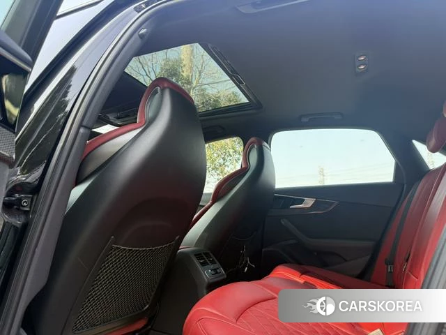Audi S4 2021 Черный из Китая, фото 3