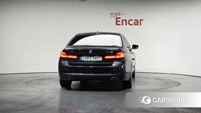 BMW 5 Series (G30) id 3514341 из Кореи 13