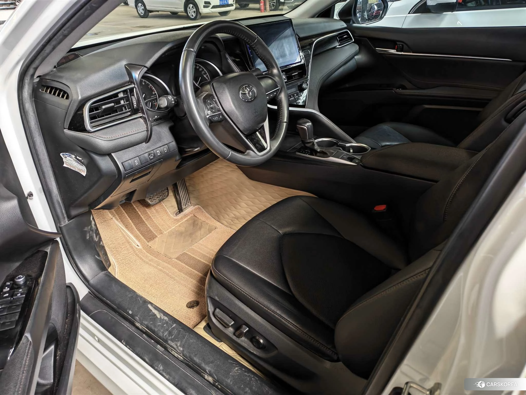 Toyota Camry 2022 Белый из Китая, фото 3