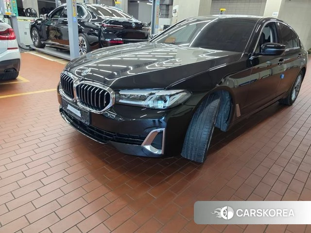 BMW 5 Series (G30) 2023 Черный из Кореи, фото 3