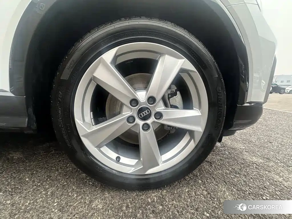Audi Q2L id 4599723 из Китая 14