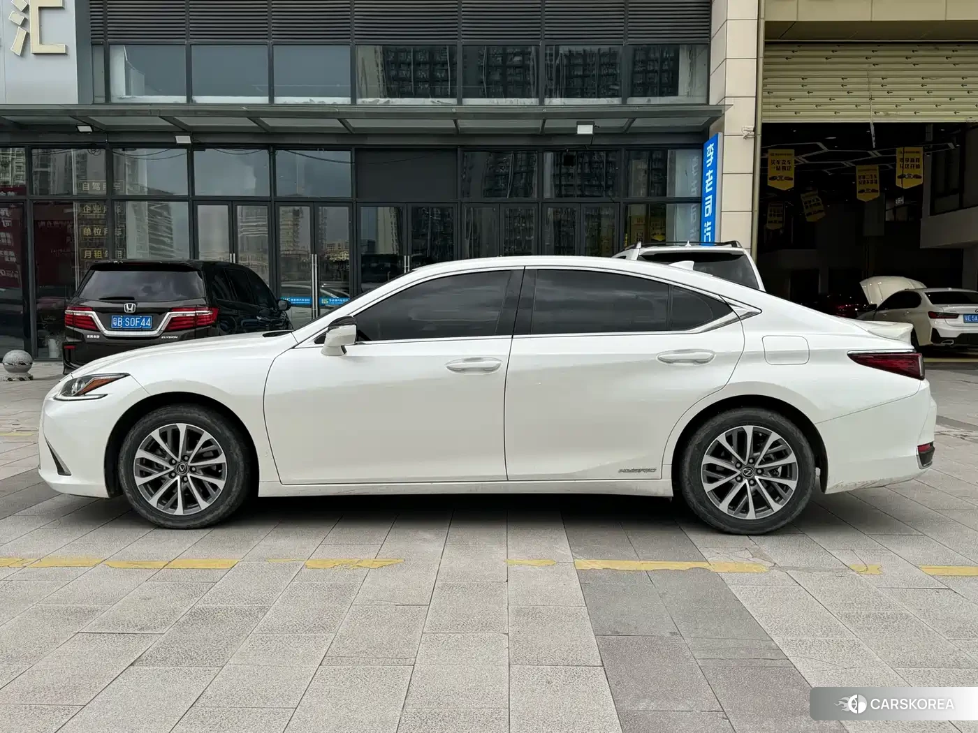 Lexus ES 2022 Белый из Китая, фото 3
