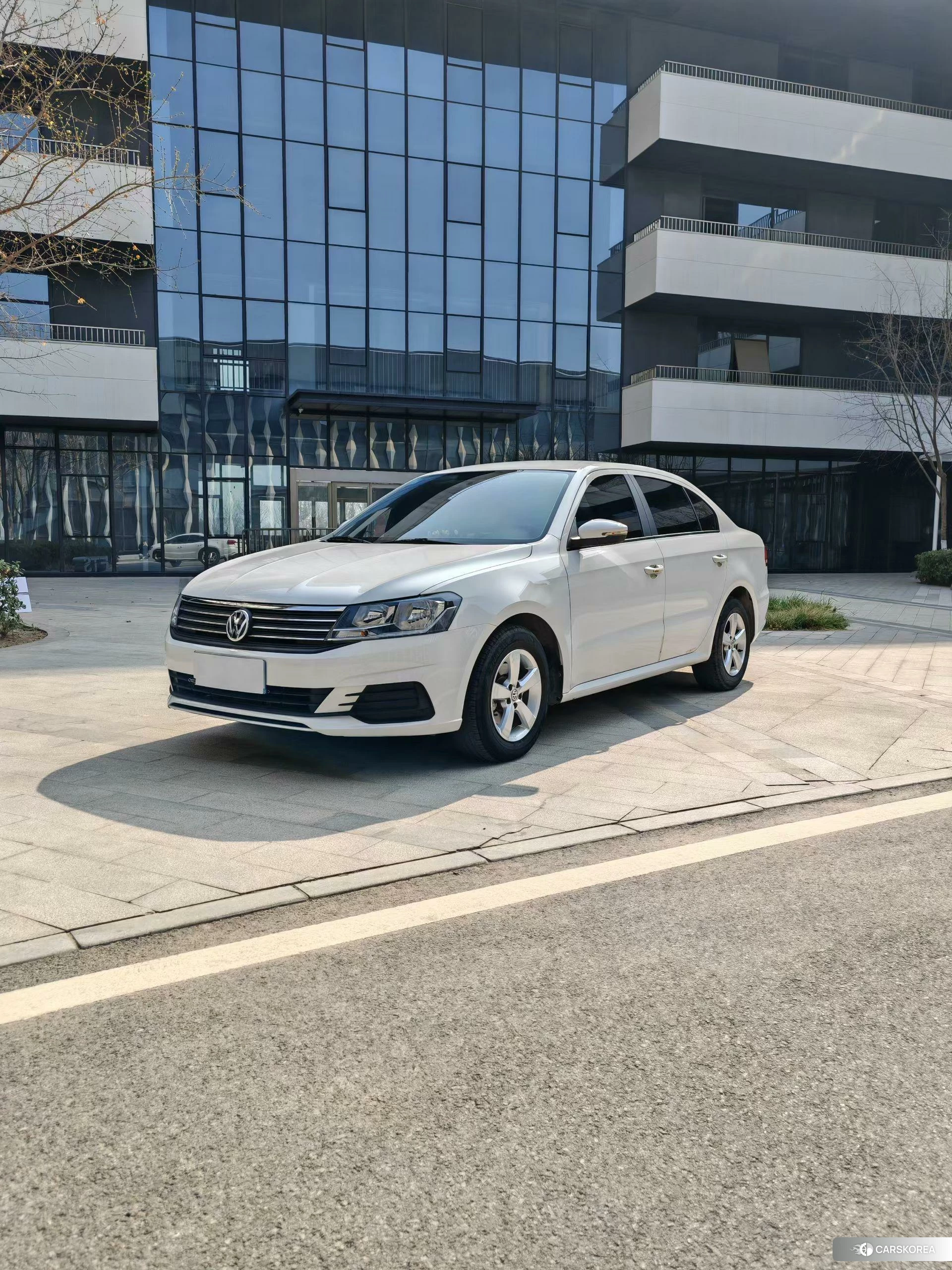 Volkswagen Lavida 2021 Белый из Китая, фото 3
