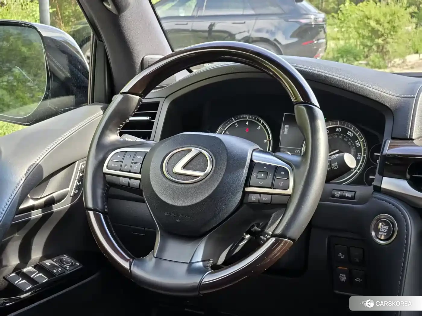 Lexus LX id 4654475 из Китая 9