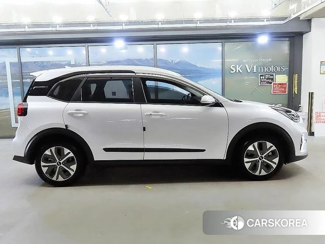 Kia Niro Plus id 3992886 из Кореи 13