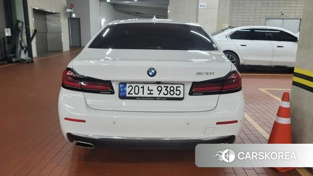 BMW 5 Series (G30) 2023 Белый из Кореи, фото 3