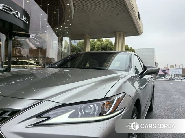 Lexus ES id 4277095 из Китая 10